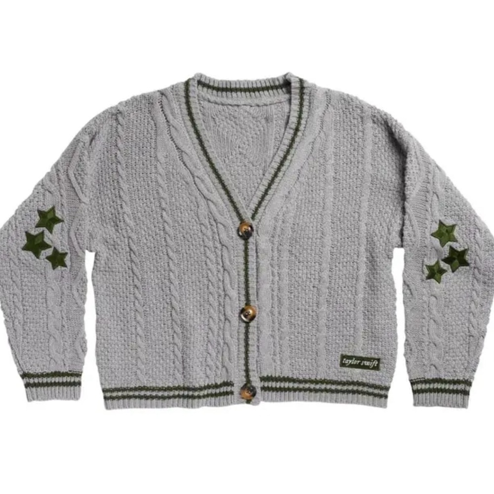 ISO I’m looking for Taylor Swift holiday grey november 2020 size XS/S